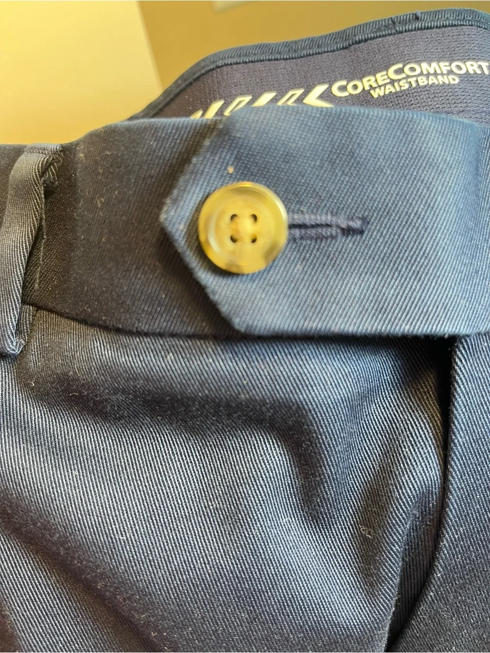 Roundtree and Yorke Men’s Travel Smart Navy pants.